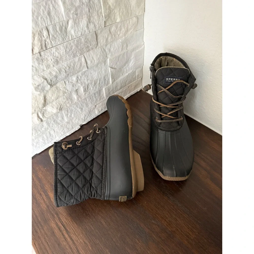 Sperry Top-Sider Saltwater Black Quilted Duck Boots! Size: Women's 10
